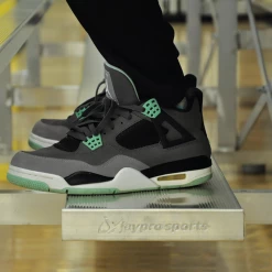 Jaypro Sports Bleacher - 27' (3 Row - Single Foot Plank) - All Aluminum